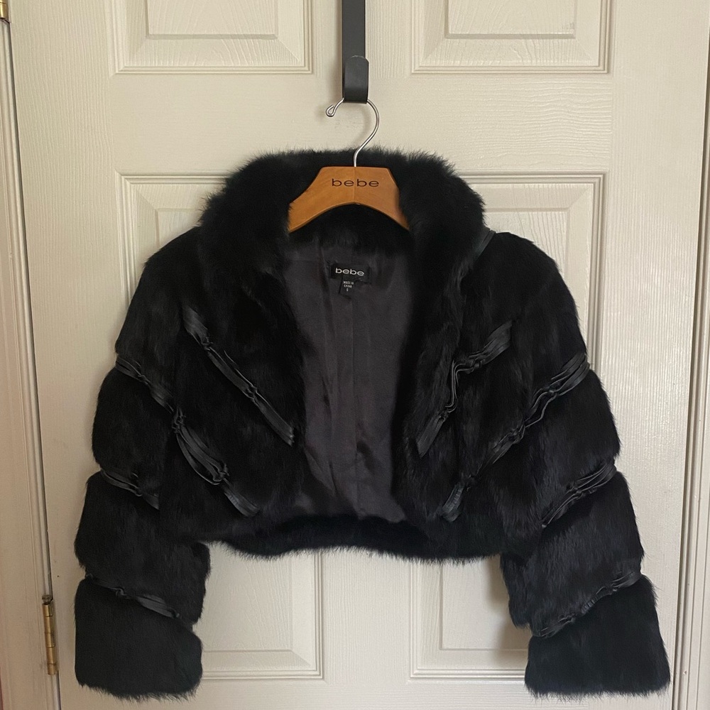 Bebe Black Cropped Fur Jacket w/ Leather Trim. Small